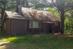 3-acre cabin property in Marinette County for sale